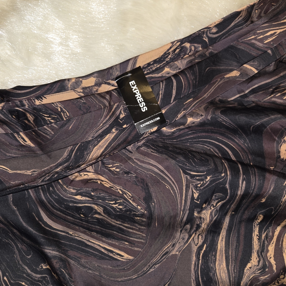 Express Satin Marble Print One Shoulder Long Sleeve Top - Picture 3 of 7